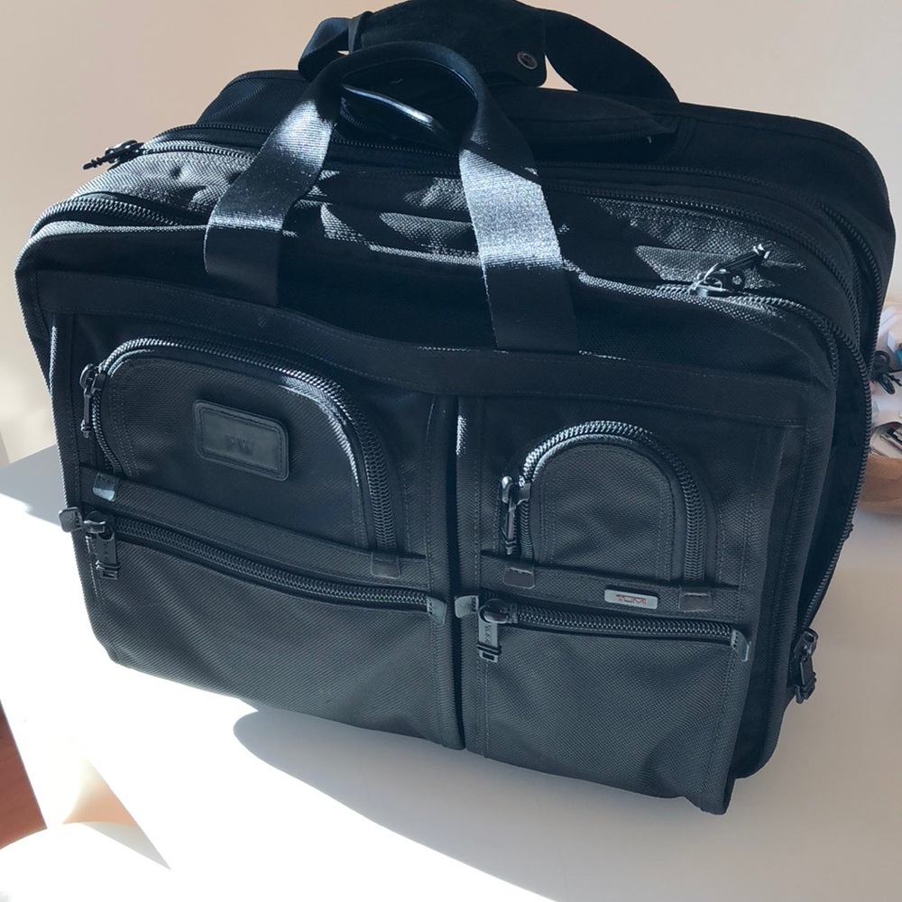 TUMI Alpha Expandable Deluxe 2 Wheeled